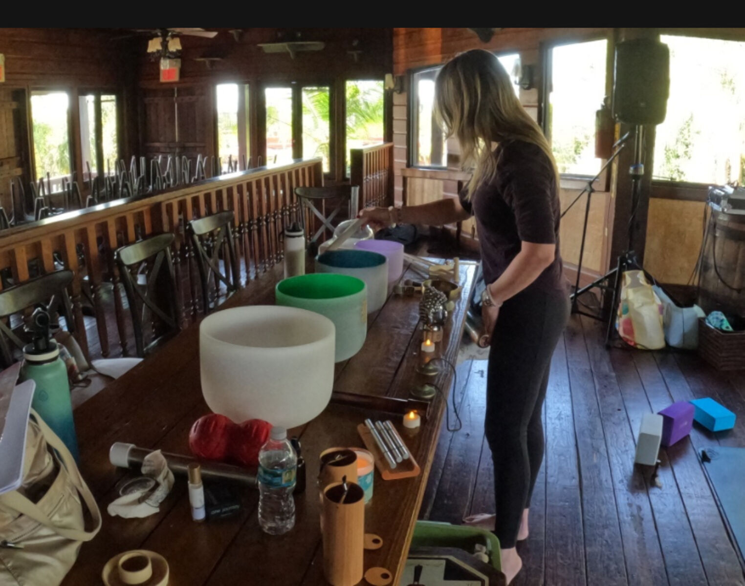 Sound healing session with singing bowls at the retreat venue